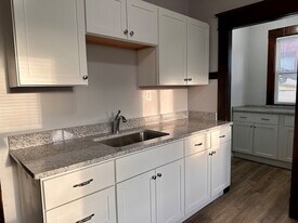 491 Wilbraham Rd in Springfield, MA - Building Photo