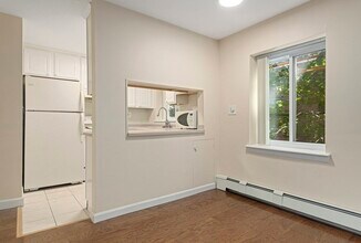 133 Beaconsfield Rd, Unit 21 in Brookline, MA - Building Photo - Building Photo