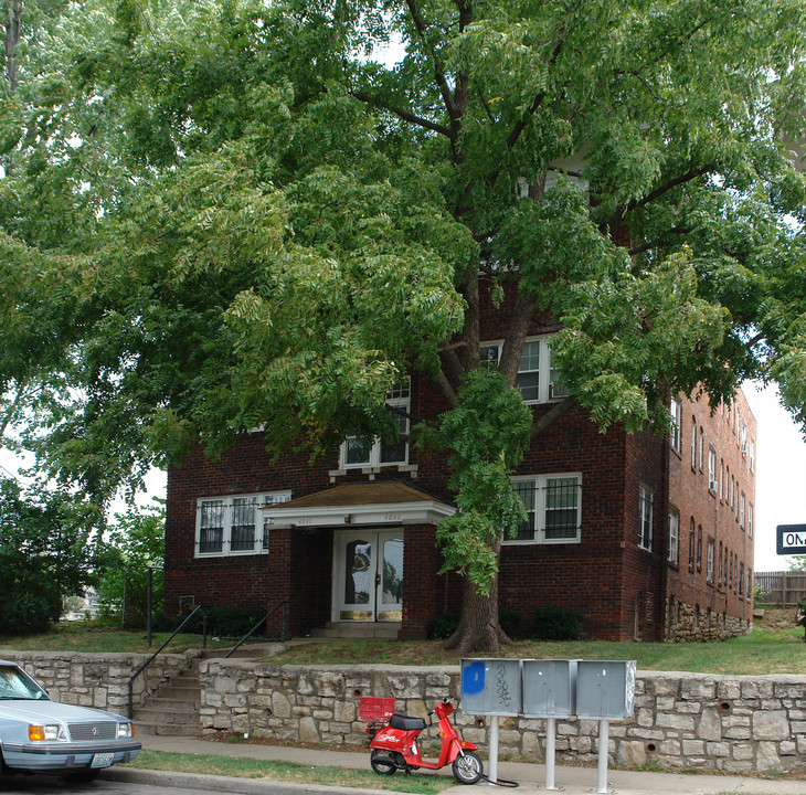 4041-4043 Walnut St in Kansas City, MO - Building Photo