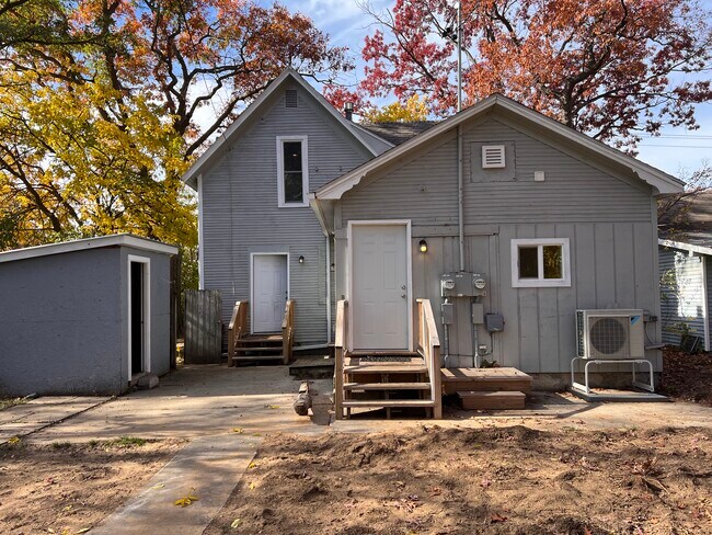 947 Woodmere Ave in Traverse City, MI - Building Photo - Building Photo
