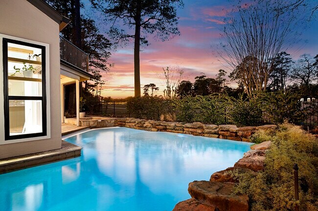 property at 15 Crinkleroot Ct