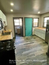 2043 W 101st St in Cleveland, OH - Foto de edificio - Building Photo