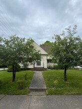 871 E 232 St in Euclid, OH - Building Photo - Building Photo