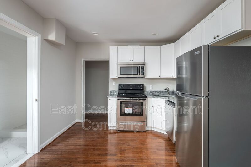 230 S Broadway-Unit -Apt 5 in Baltimore, MD - Foto de edificio