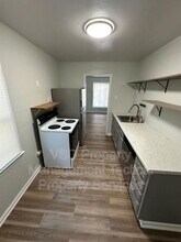 12304 Kirton Ave in Cleveland, OH - Foto de edificio - Building Photo