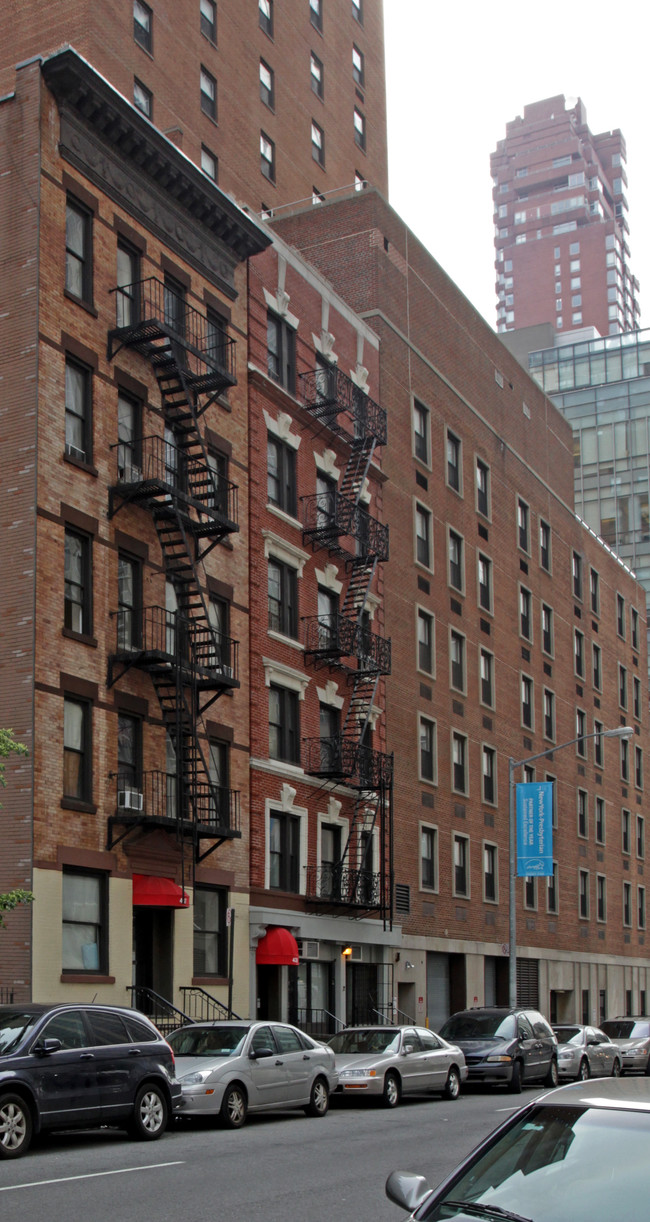 439 E 71st St in New York, NY - Foto de edificio - Building Photo