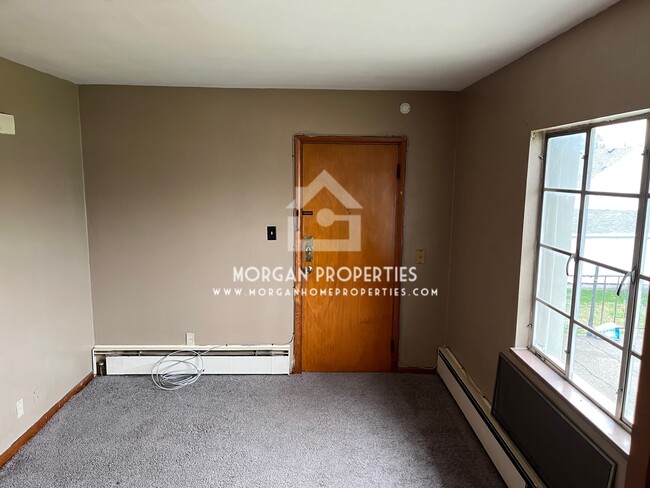 338 S Pendleton Ave, Unit C in Pendleton, IN - Foto de edificio - Building Photo