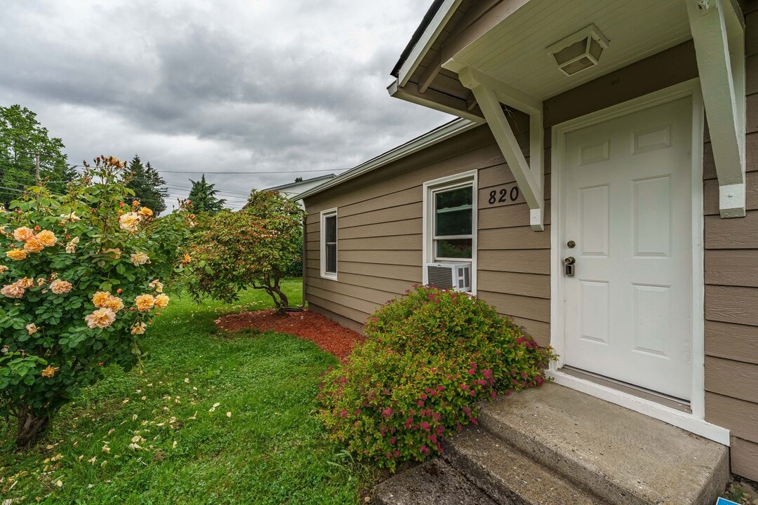 820 SE Polk St in Camas, WA - Building Photo