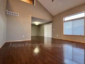 1765 Sara Ct in North Liberty, IA - Building Photo - Building Photo