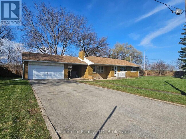 5881 Britannia Crescent in Niagara Falls, ON - Building Photo - Building Photo