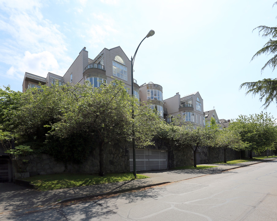 Noble House in Vancouver, BC - Building Photo