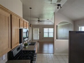 9927 Driftwood Park Dr in Houston, TX - Building Photo - Building Photo