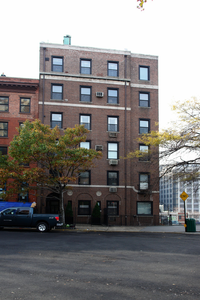 8 Remsen St in Brooklyn, NY - Building Photo - Building Photo