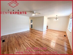 220 Ennis St in Saraland, AL - Building Photo - Building Photo