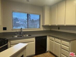 77 Willowcrest Ln in Pomona, CA - Building Photo - Building Photo