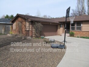 1218 N McMillan Rd in Flagstaff, AZ - Building Photo - Building Photo