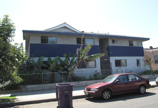 2162 Elm Ave in Long Beach, CA - Building Photo - Building Photo