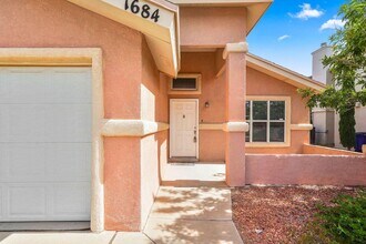 1684 St Vitus Pl in El Paso, TX - Foto de edificio - Building Photo