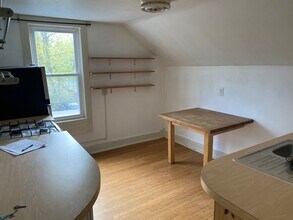 24 School St, Unit 2 in Burlington, VT - Foto de edificio - Building Photo