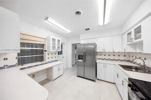3600 SW 26th St in Miami, FL - Building Photo
