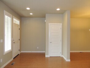 7203 Spencer Ave NE in Lacey, WA - Building Photo - Building Photo