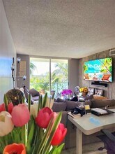 5091 NW 7th St, Unit 501 in Miami, FL - Building Photo - Building Photo