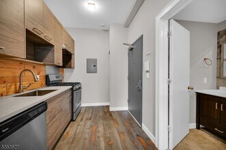 180 Spring St in Newton, NJ - Building Photo - Building Photo