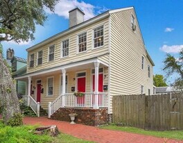 516 1/2 E Jones St in Savannah, GA - Building Photo