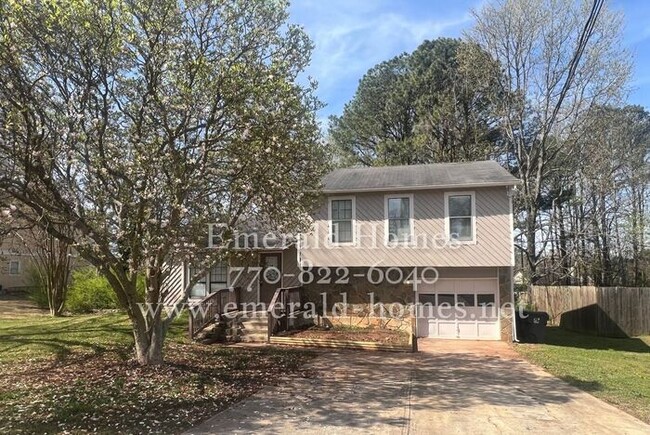 property at 938 Country Oaks Ct