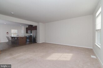 6 Sparrow Cir in Washington Township, NJ - Building Photo - Building Photo