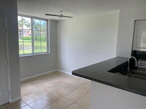 7856 Sonoma Springs Cir in Greenacres, FL - Building Photo - Building Photo