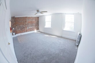 335 W Miner St, Unit Front in West Chester, PA - Building Photo - Building Photo