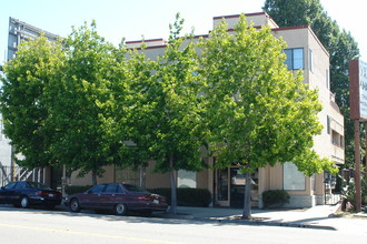 6116 Telegraph Ave in Oakland, CA - Building Photo - Building Photo