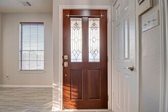243 Drake Run Ln in Dickinson, TX - Building Photo - Building Photo
