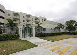 Carrie P. Meek Manor in Miami, FL - Building Photo - Building Photo