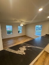 207 Laurel Ln in McGregor, TX - Building Photo - Building Photo