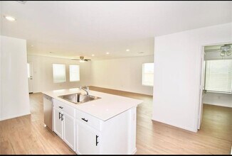 702 Pleasant Pt Dr in Beasley, TX - Building Photo - Building Photo