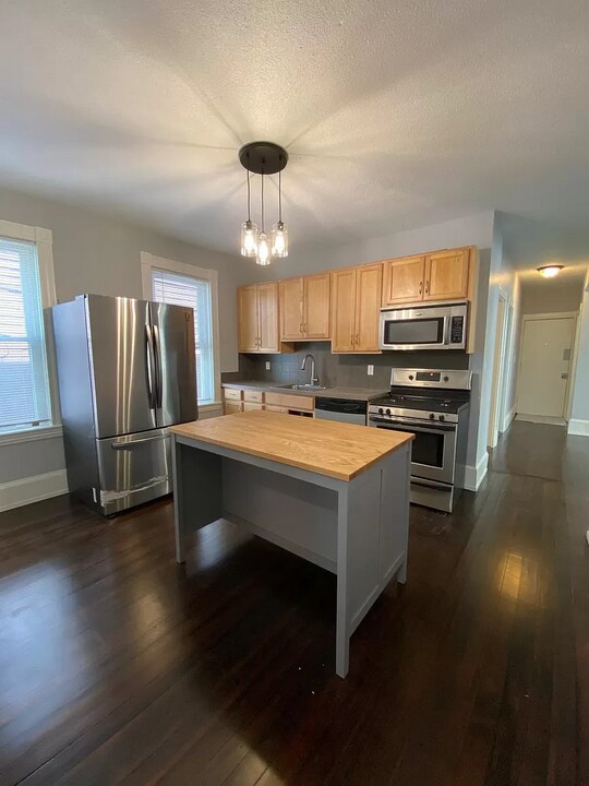 58 Mansfield St, Unit 1 in Boston, MA - Foto de edificio