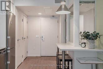 105-2105 Champagne Ave S in Ottawa, ON - Building Photo - Building Photo