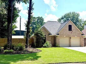 3202 Pine Chase Dr in Montgomery, TX - Building Photo