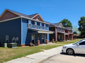 1402 Park St in Troy, AL - Building Photo