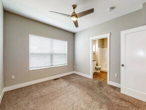 317 Washington Ave in Ames, IA - Foto de edificio - Building Photo