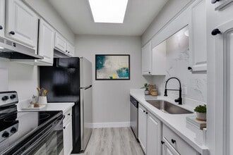Nottingham Residences in Houston, TX - Building Photo - Building Photo