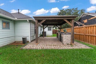 6426 Pinehurst Dr in Houston, TX - Building Photo - Building Photo