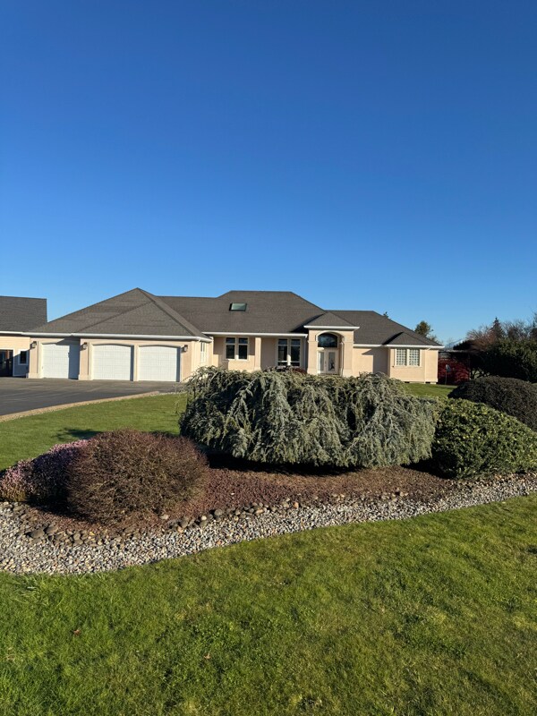 4208 NW 321st St in Ridgefield, WA - Foto de edificio - Building Photo