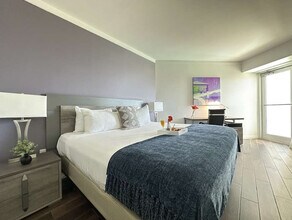 2889 McFarlane Rd in Miami, FL - Building Photo - Building Photo