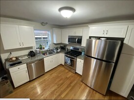 24 Beacon Pl, Unit 3 Apartamentos