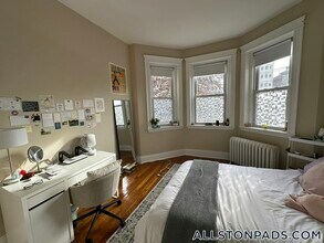 1197 Commonwealth Ave in Boston, MA - Foto de edificio - Building Photo