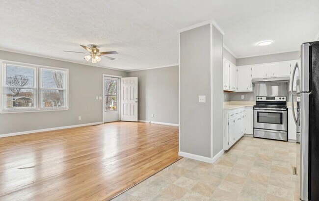 2835 Deck Mountain Rd in Cookeville, TN - Foto de edificio - Building Photo