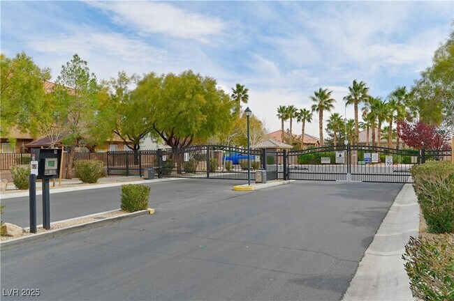 7322 Fools Gold St, Unit 101 in Las Vegas, NV - Building Photo - Building Photo